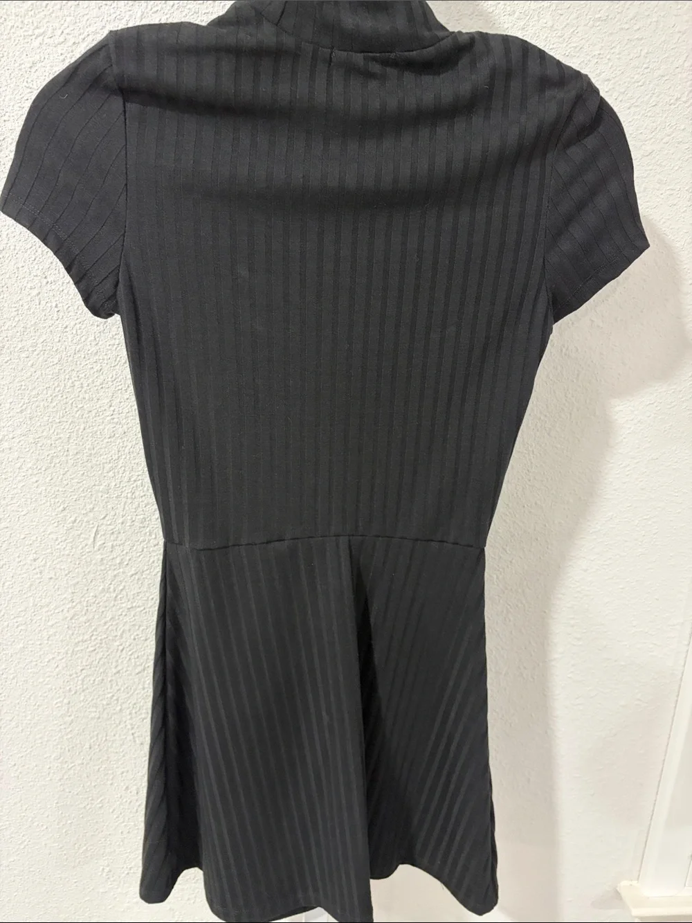 Francesca's Collections Black Ribbed Mock-Neck Short Sleeve Dress